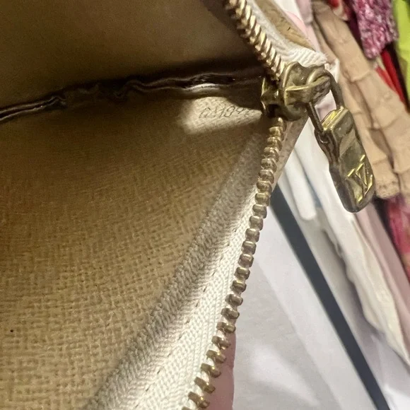 Louis Vuitton Damier Azure Cles Key Pouch - Picture 10 of 10